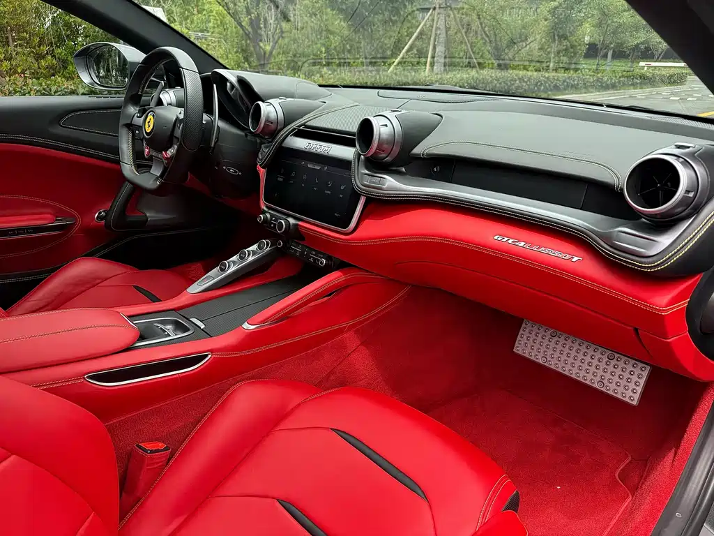 Ferrari GTC4Lusso — миниатюра 11