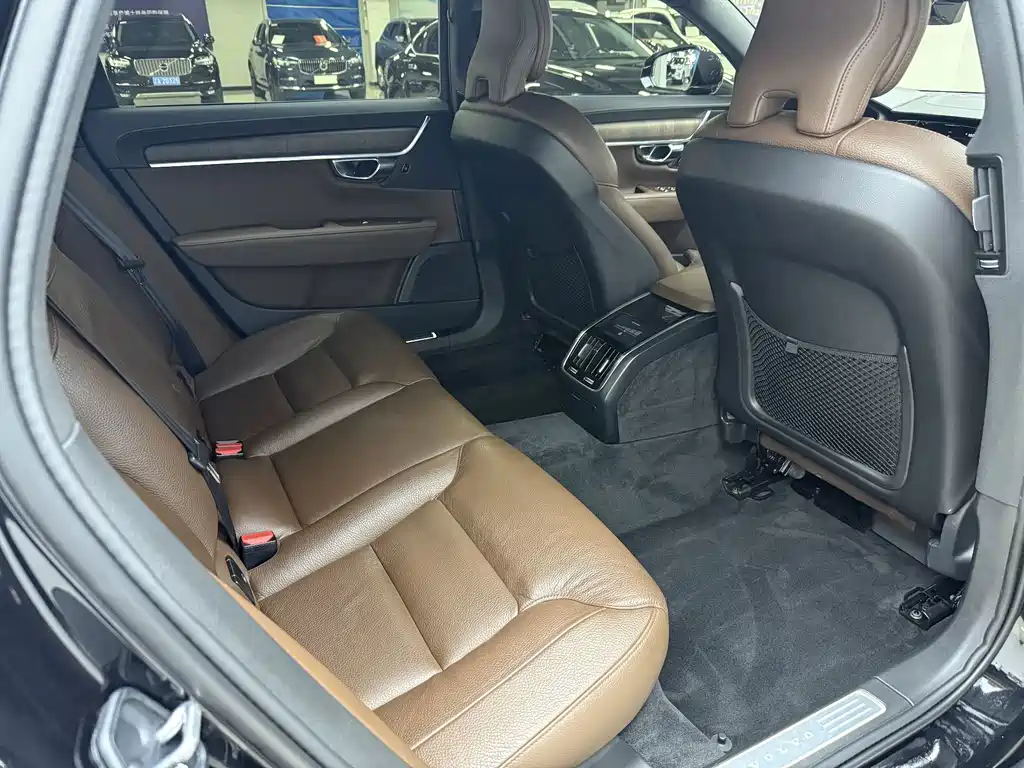 Volvo S90 — миниатюра 7