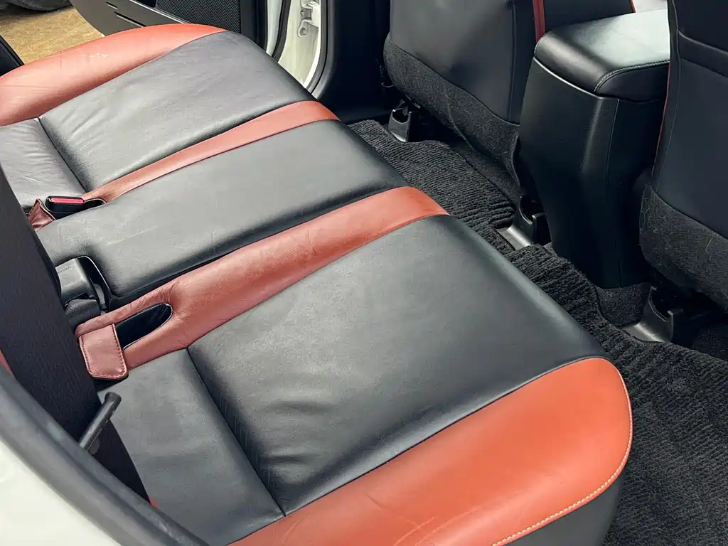 Toyota RAV4 2013 2.5L AT Luxury