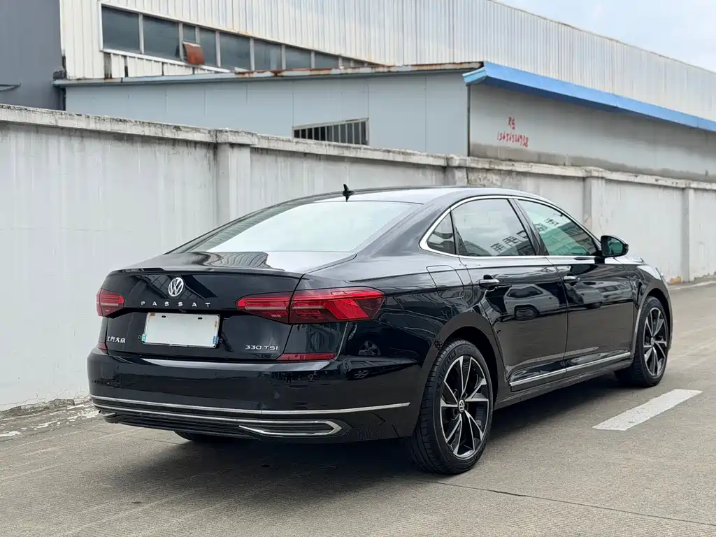 Volkswagen Passat — миниатюра 10
