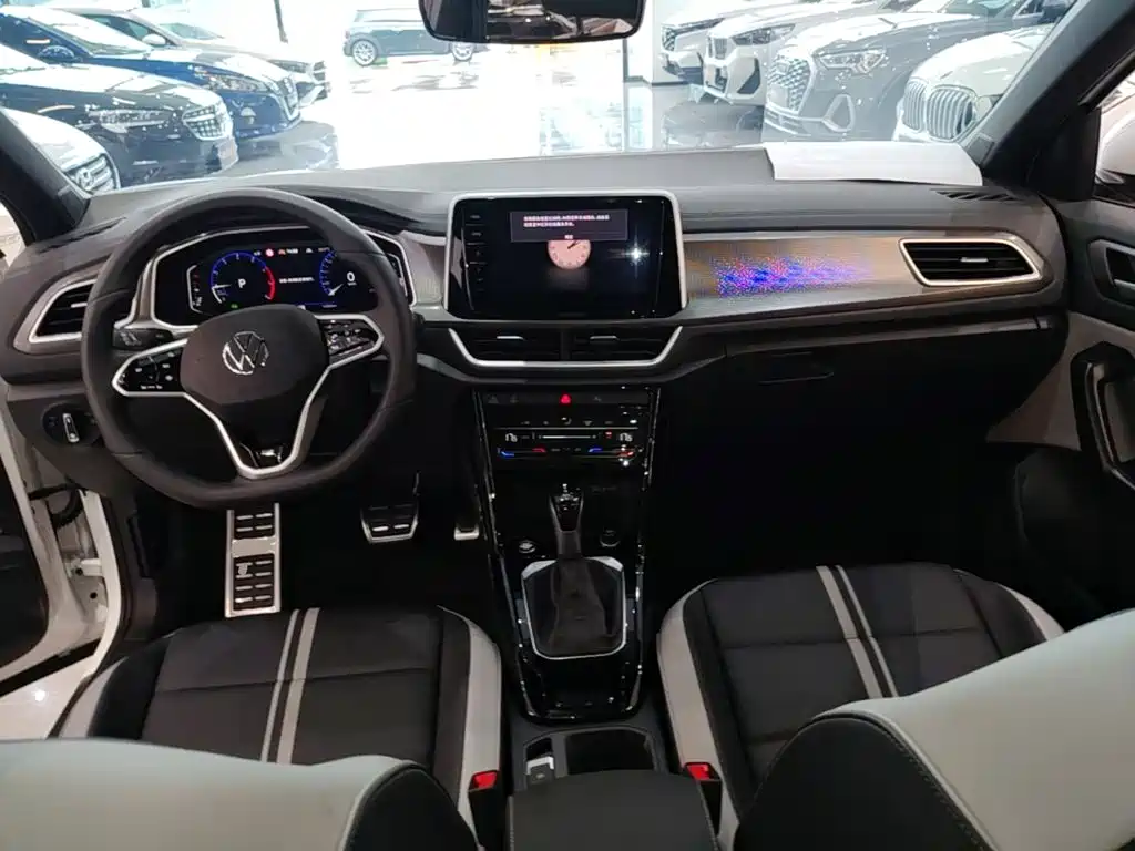 Volkswagen T-Roc — миниатюра 10