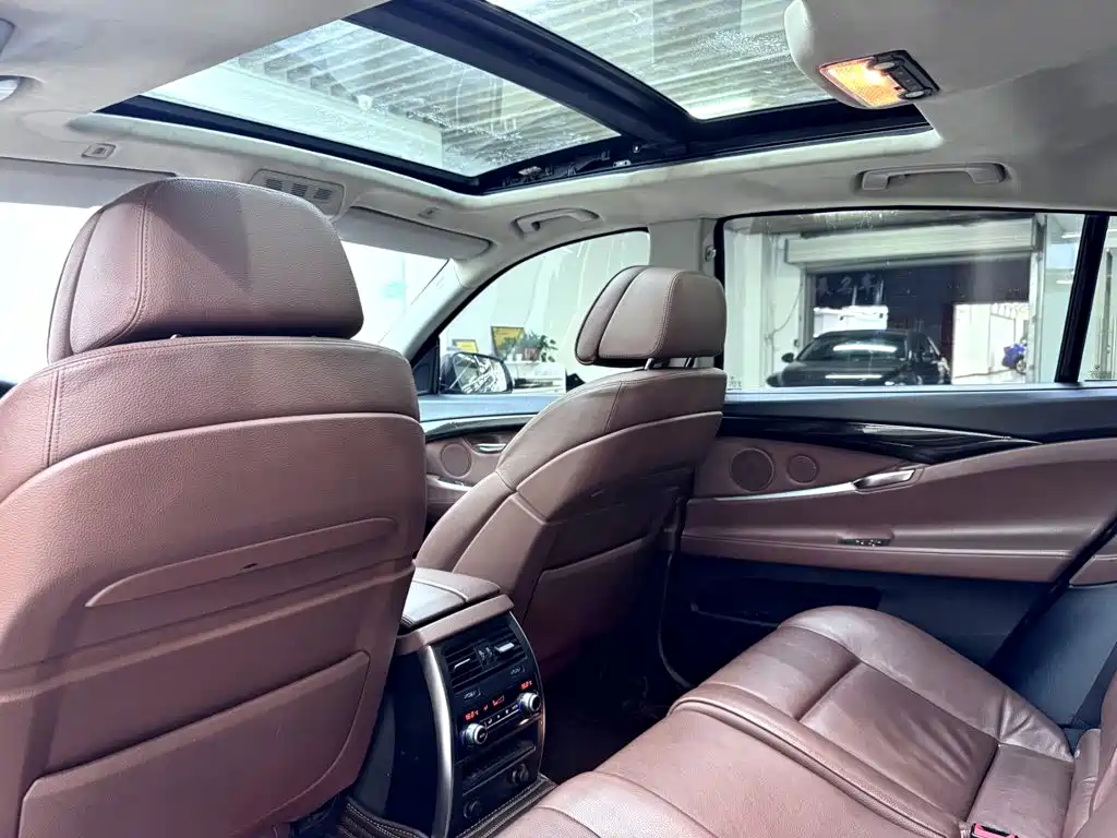 BMW 5 Series GT — миниатюра 17
