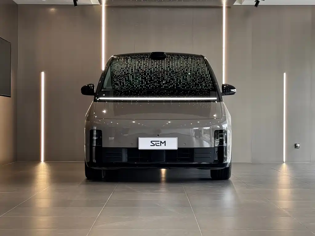 Li Auto Li MEGA — миниатюра 2
