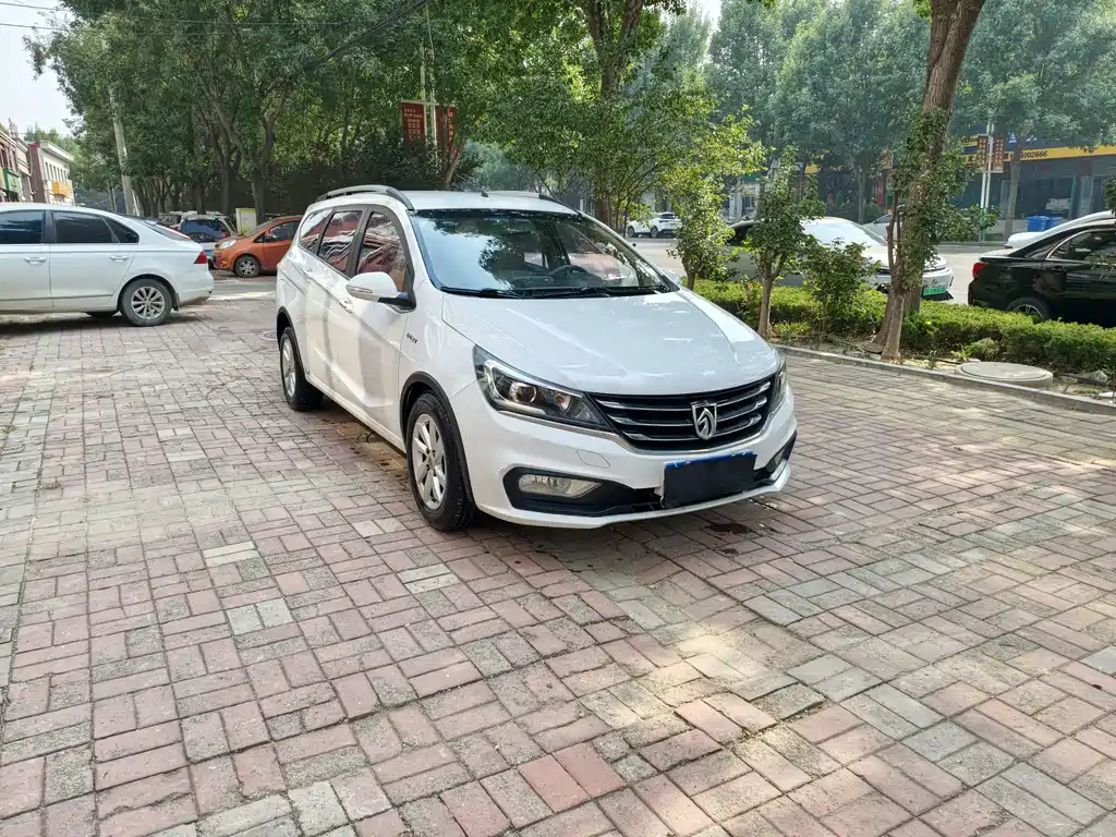 Baojun 310W — миниатюра 3