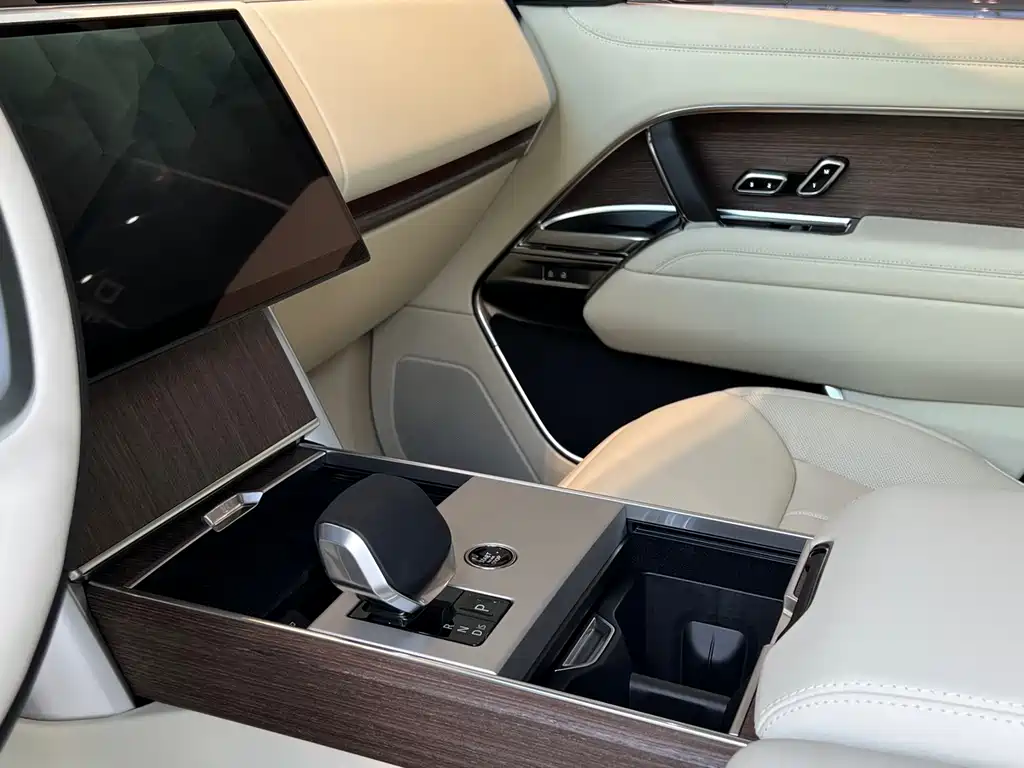 Land Rover Range Rover — миниатюра 6