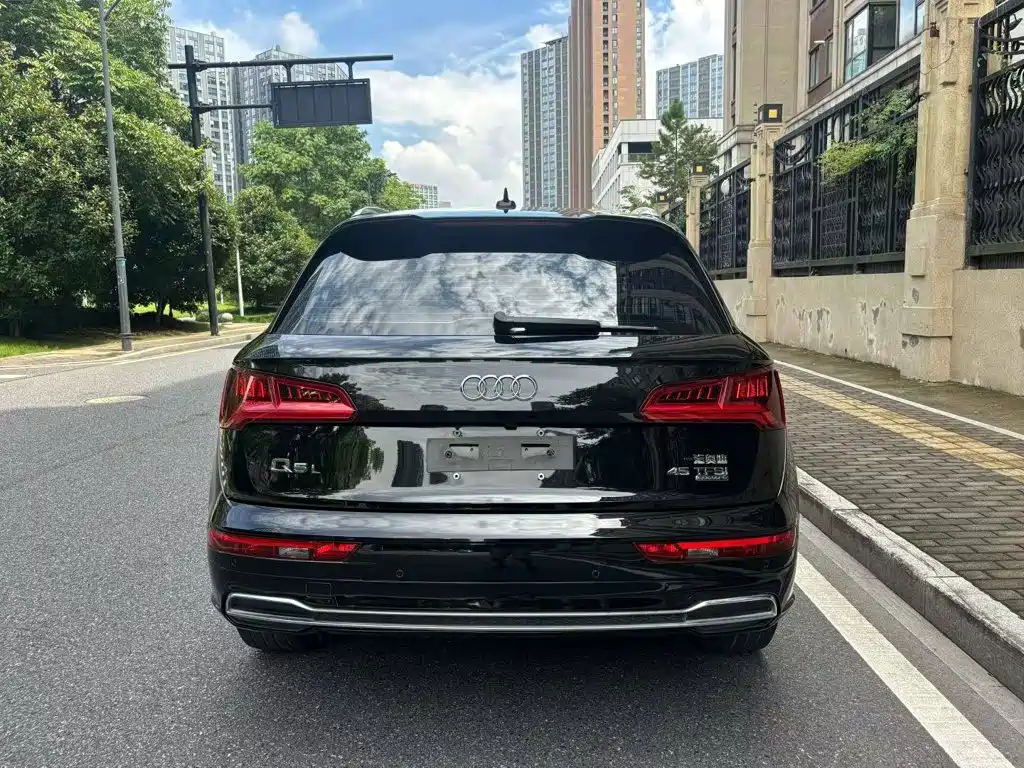 Audi Q5L — миниатюра 3