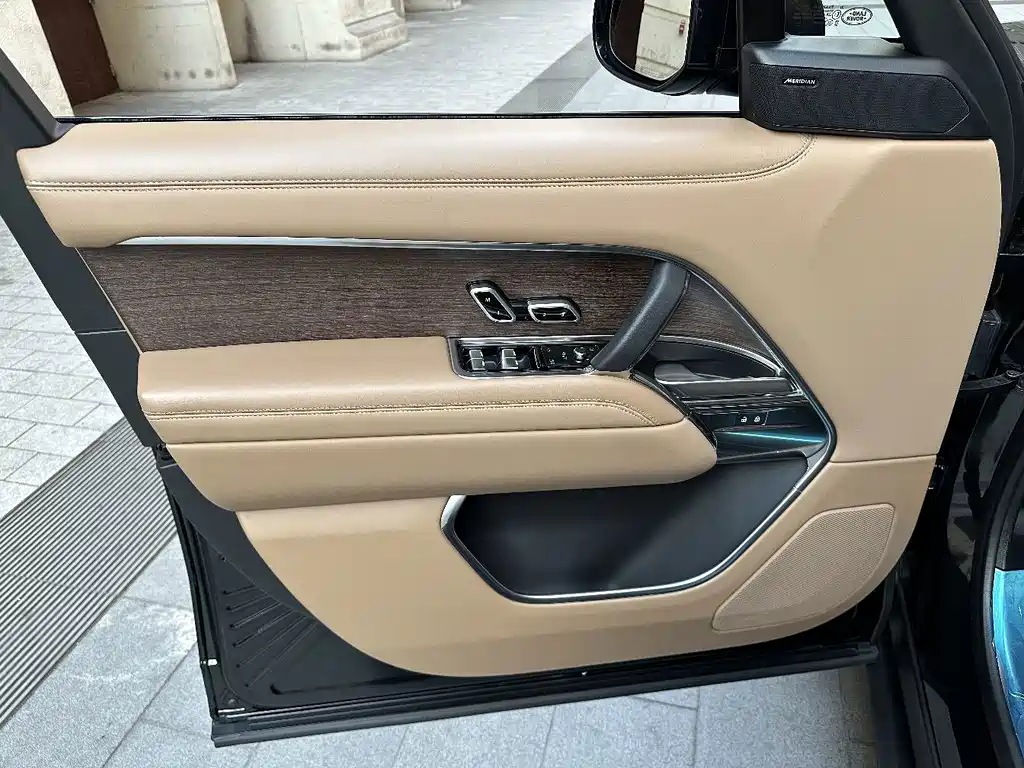 Land Rover Range Rover — миниатюра 19