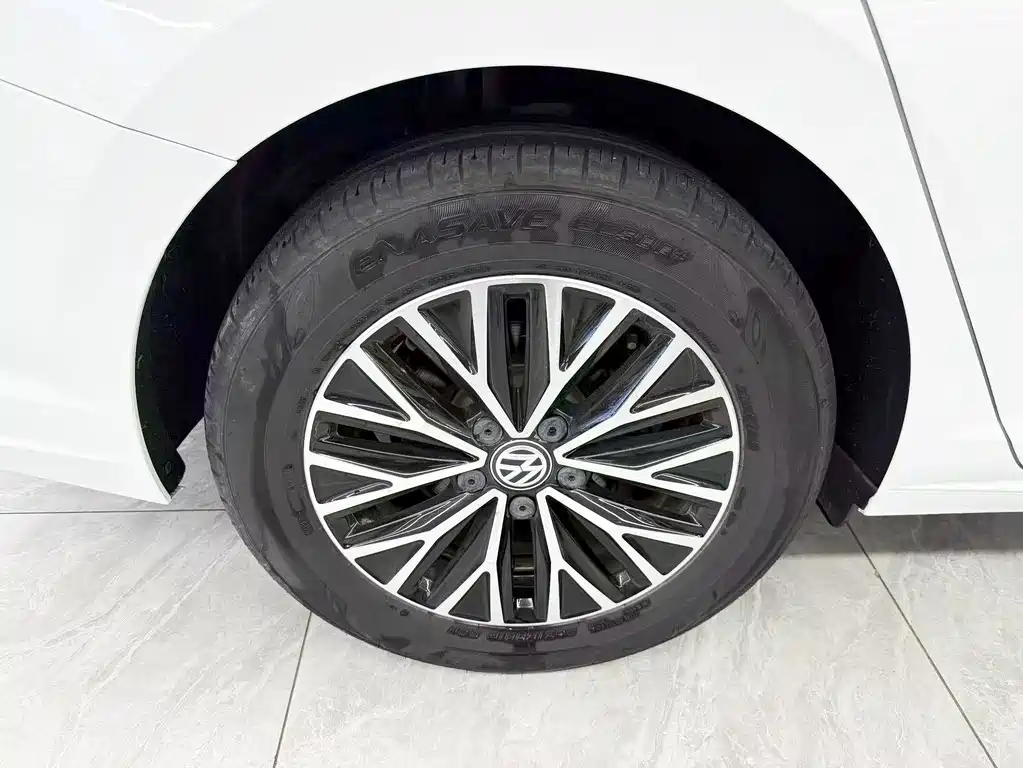 Volkswagen Sagitar — миниатюра 21