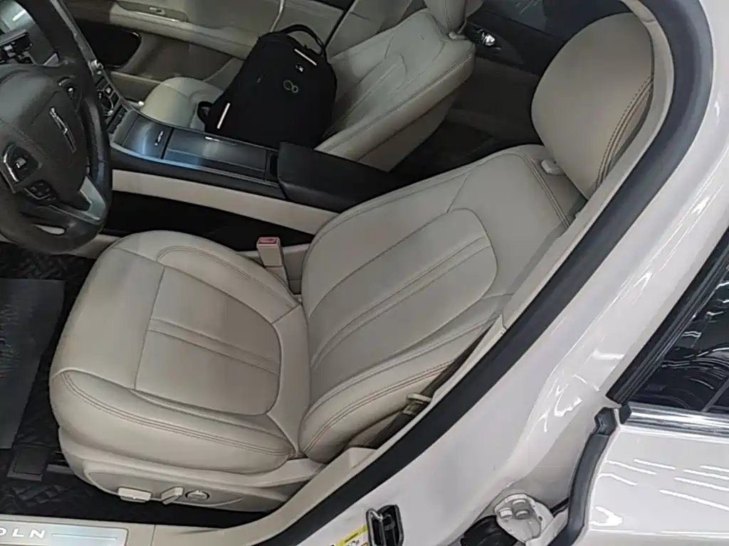 Lincoln MKZ — миниатюра 15