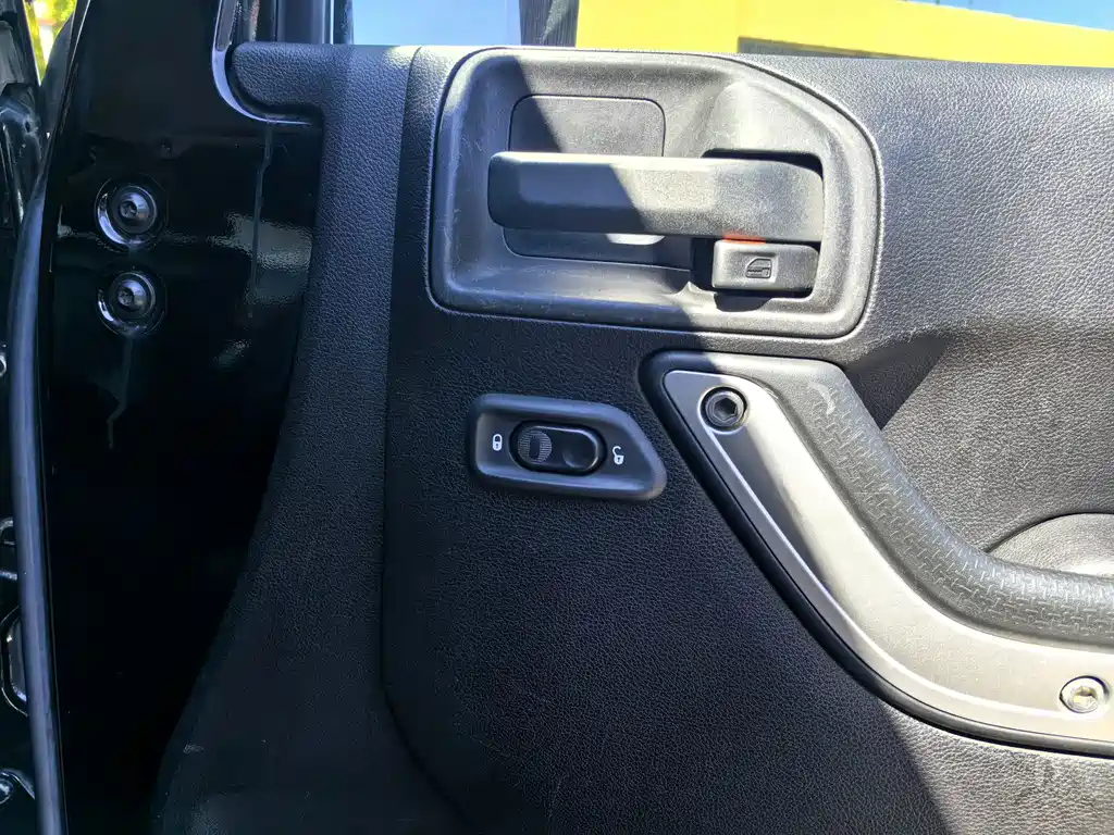 Jeep Wrangler — миниатюра 14