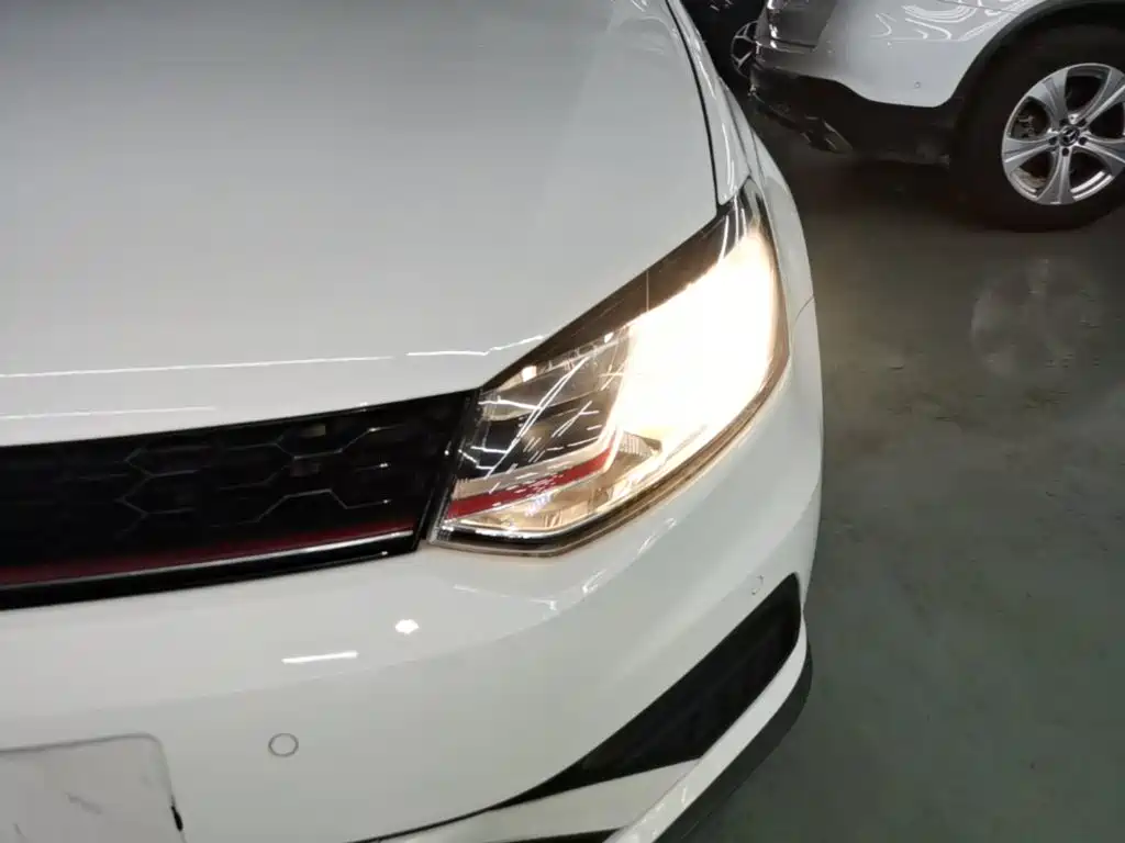 Volkswagen Polo — миниатюра 24