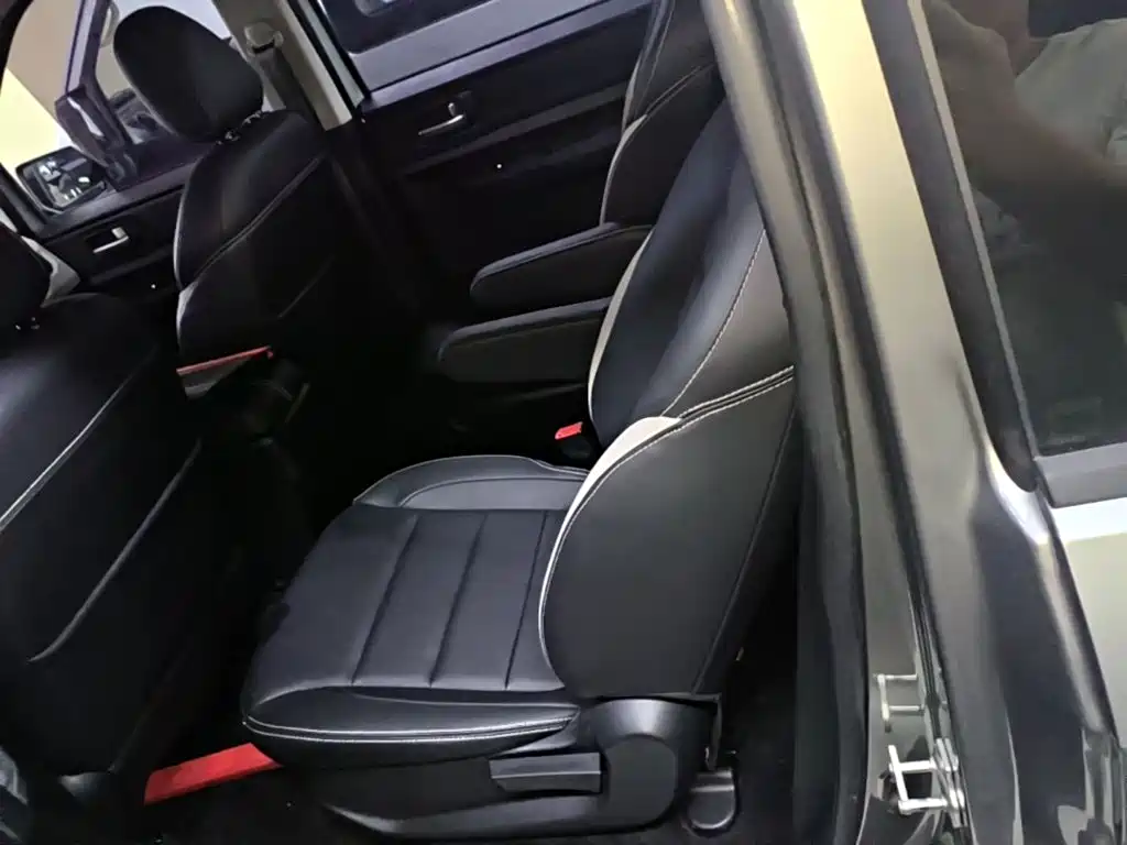 Wuling Hongguang PLUS — миниатюра 17