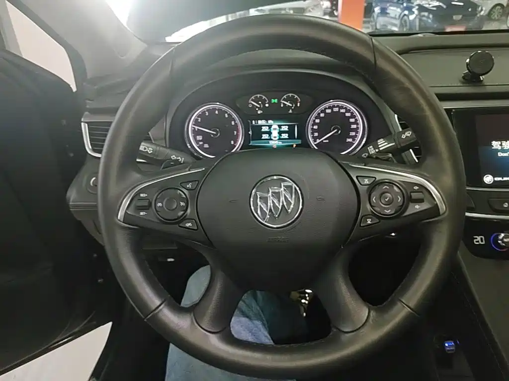 Buick LaCrosse — миниатюра 11