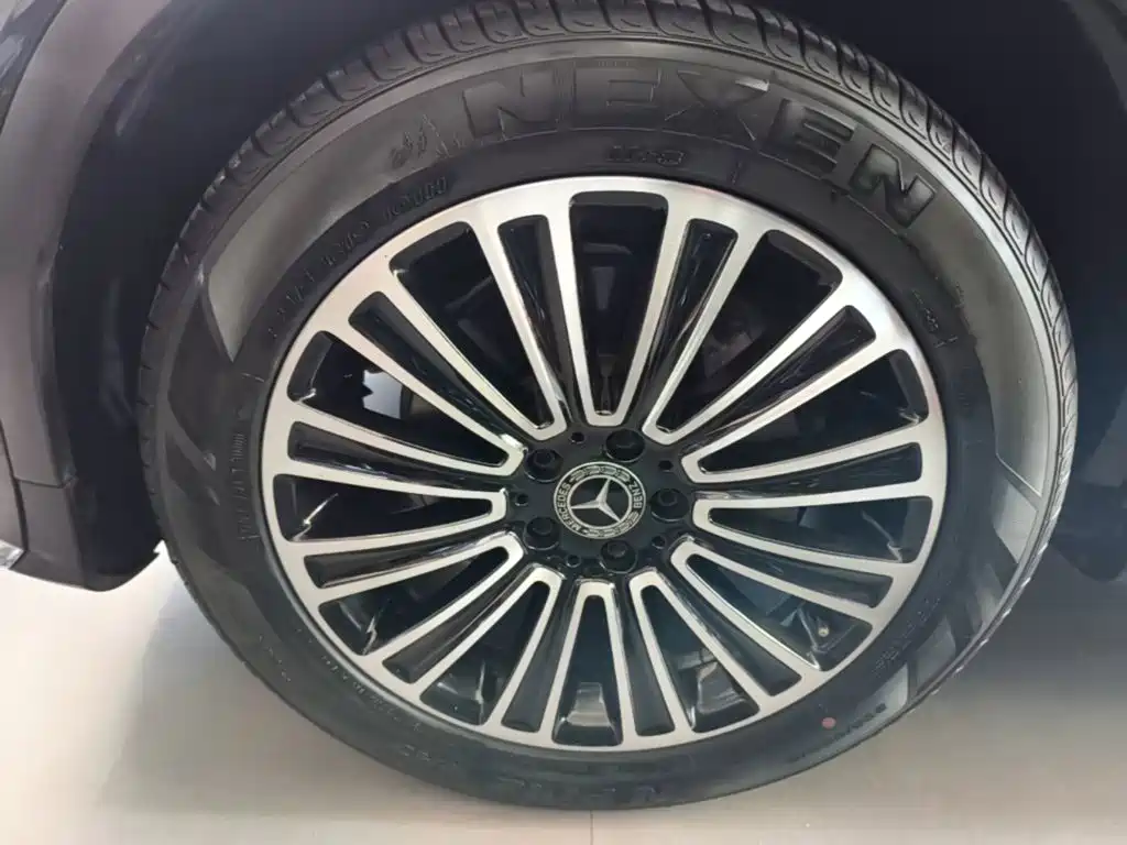 Mercedes-Benz GLC — миниатюра 23