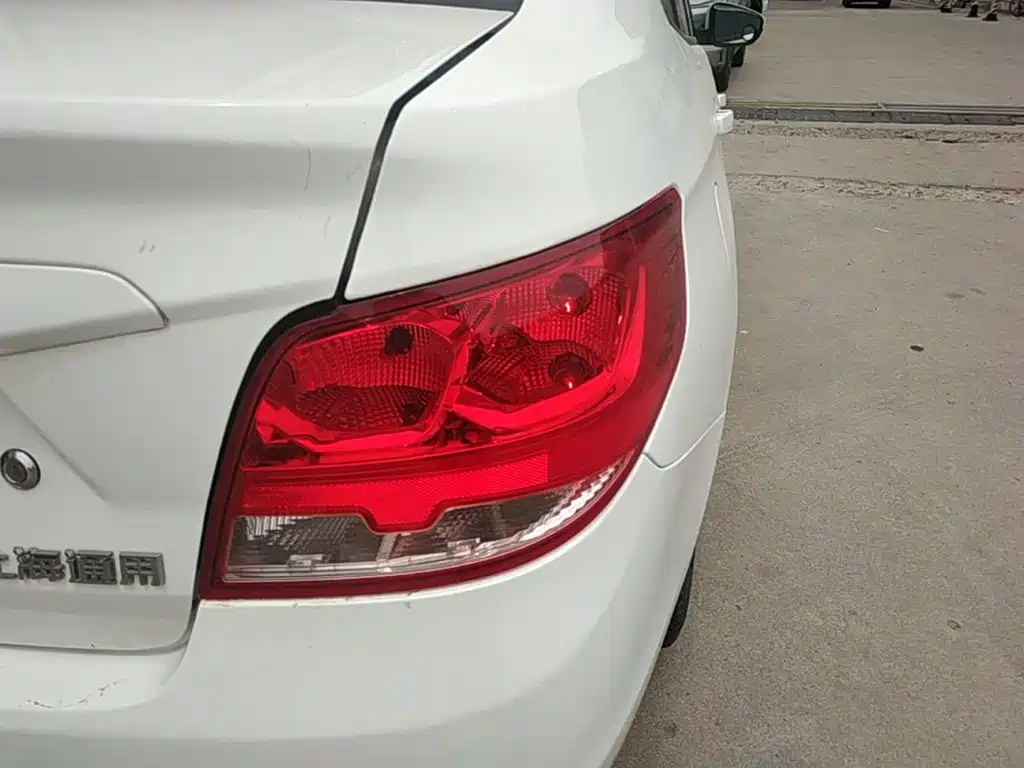Chevrolet Sail 2015 3 1.5L MT