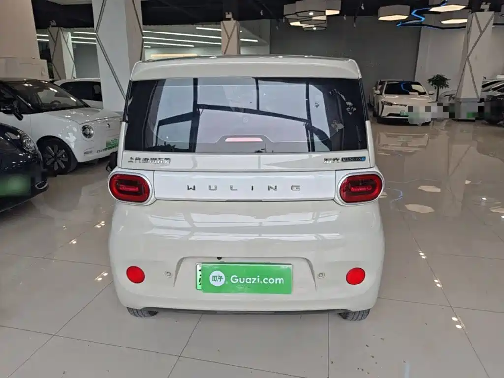 Wuling MINIEV — миниатюра 6