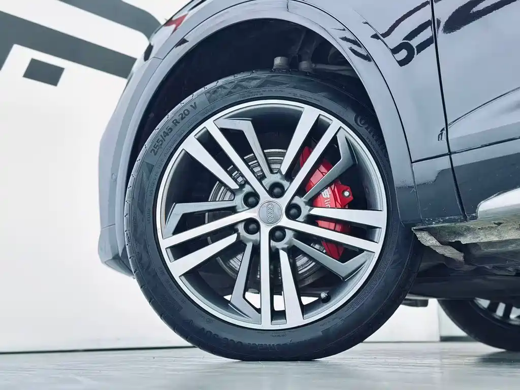 Audi Q5L Sportback — миниатюра 22