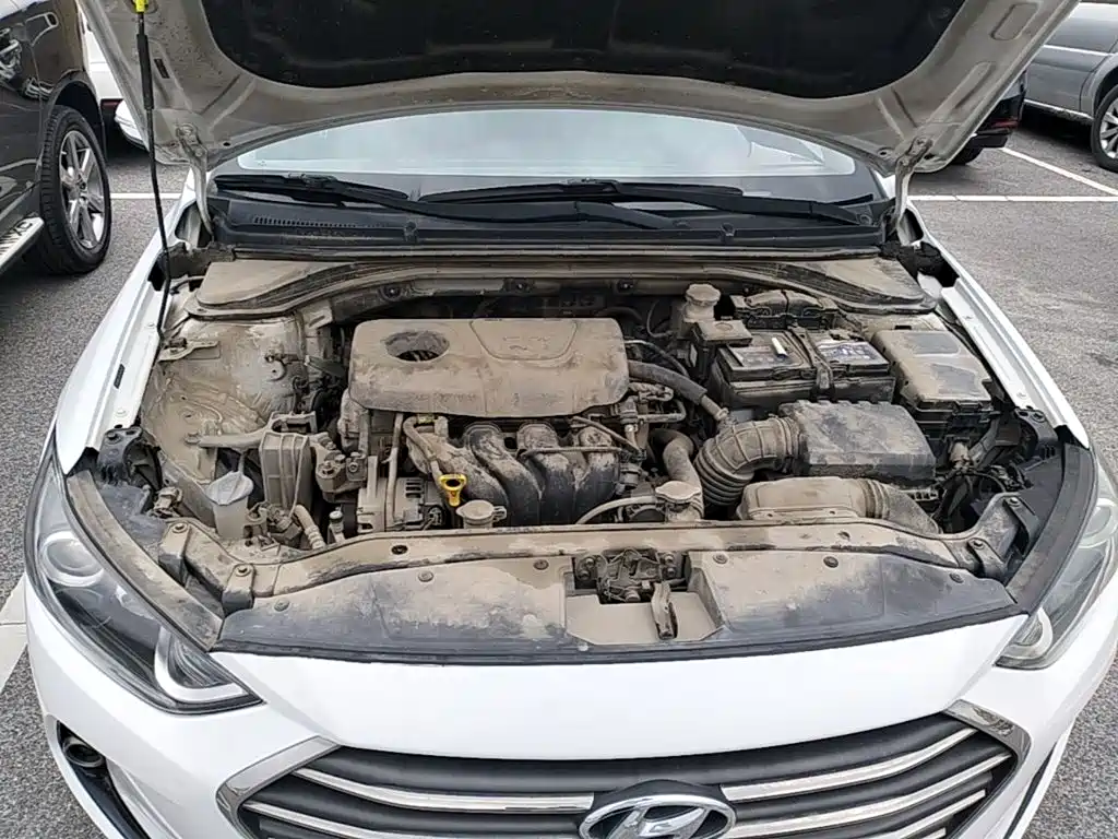 Hyundai Elantra — миниатюра 20