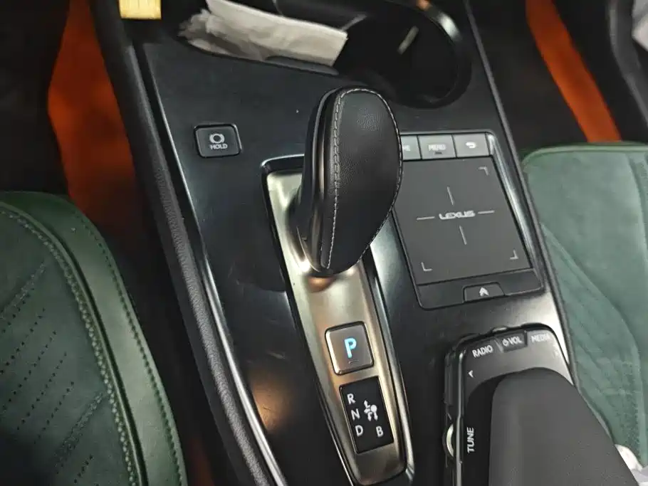 Lexus UX New Energy — миниатюра 16
