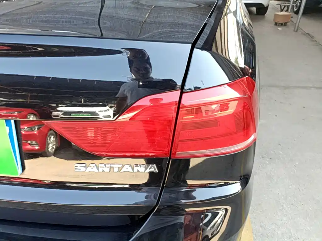 Volkswagen Santana — миниатюра 8