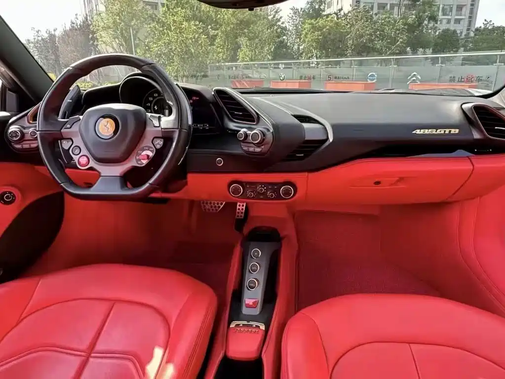 Ferrari 488 — миниатюра 5