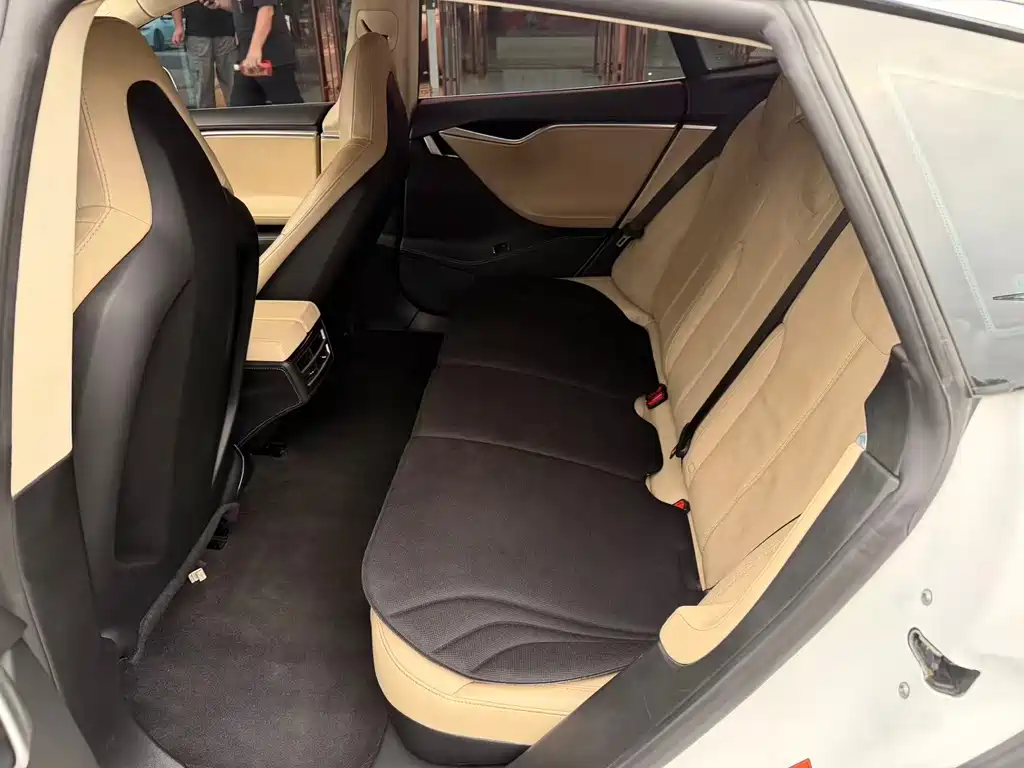 Tesla Model S — миниатюра 6