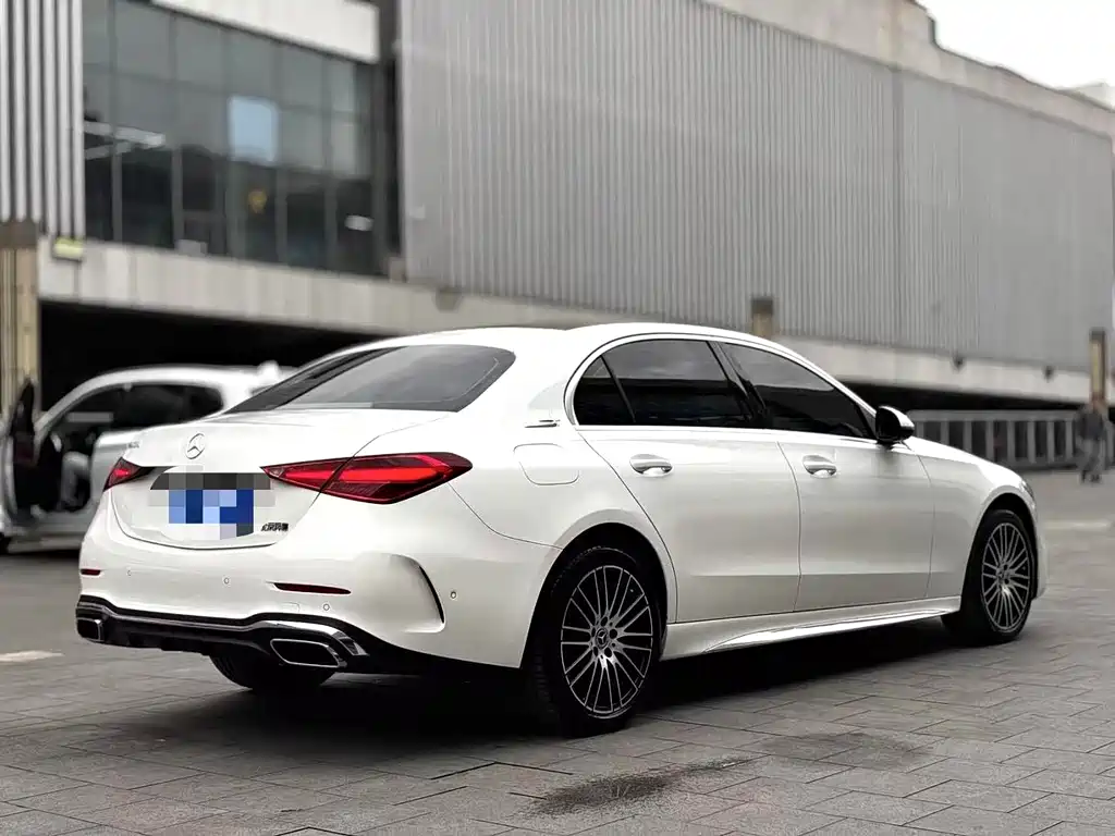 Mercedes-Benz C-Class — миниатюра 7