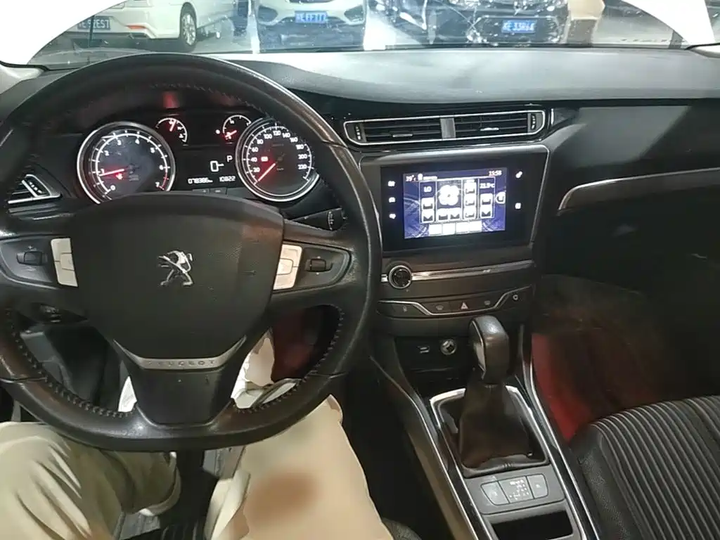 Peugeot 408 — миниатюра 10