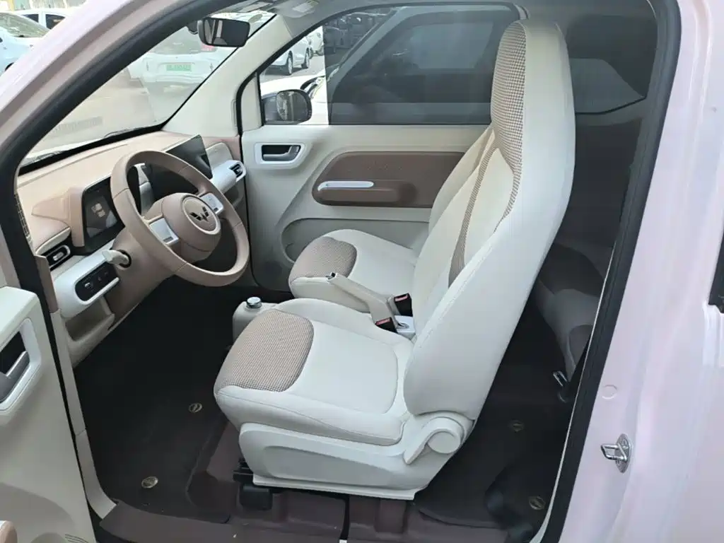 Wuling MINIEV — миниатюра 15