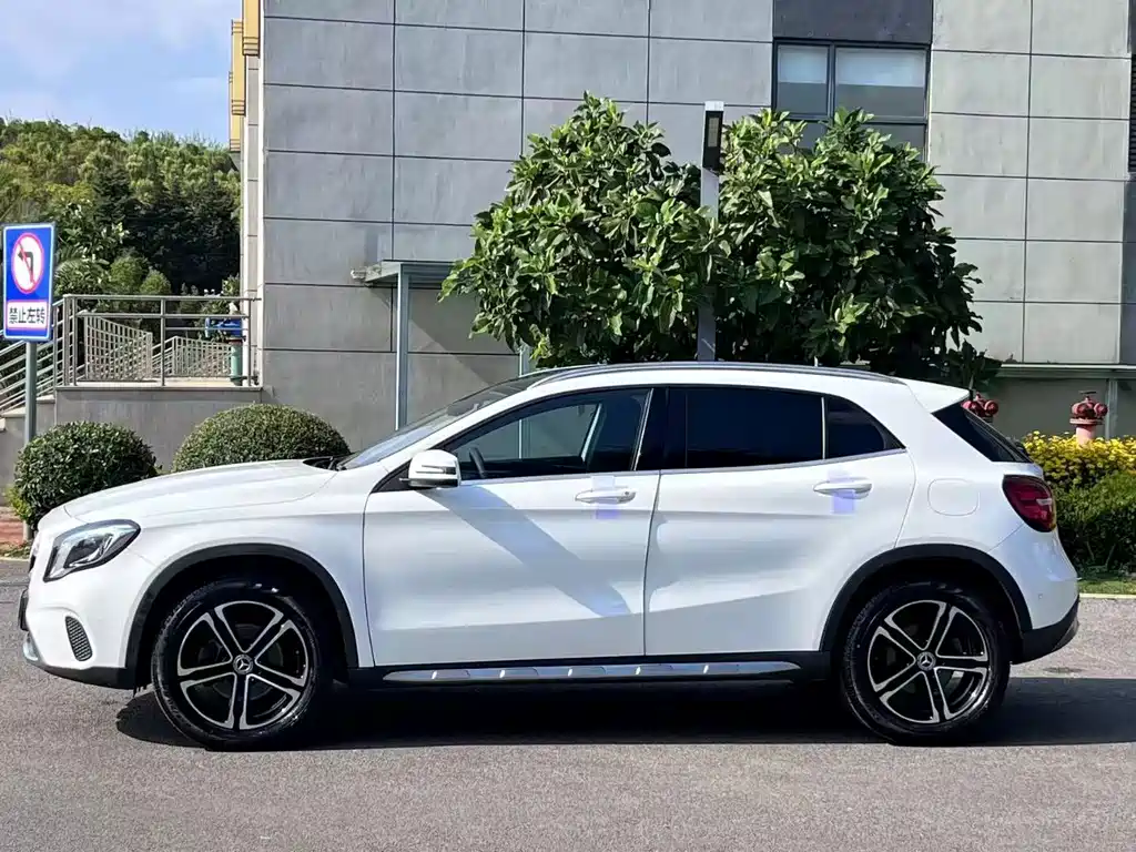 Mercedes-Benz GLA — миниатюра 6