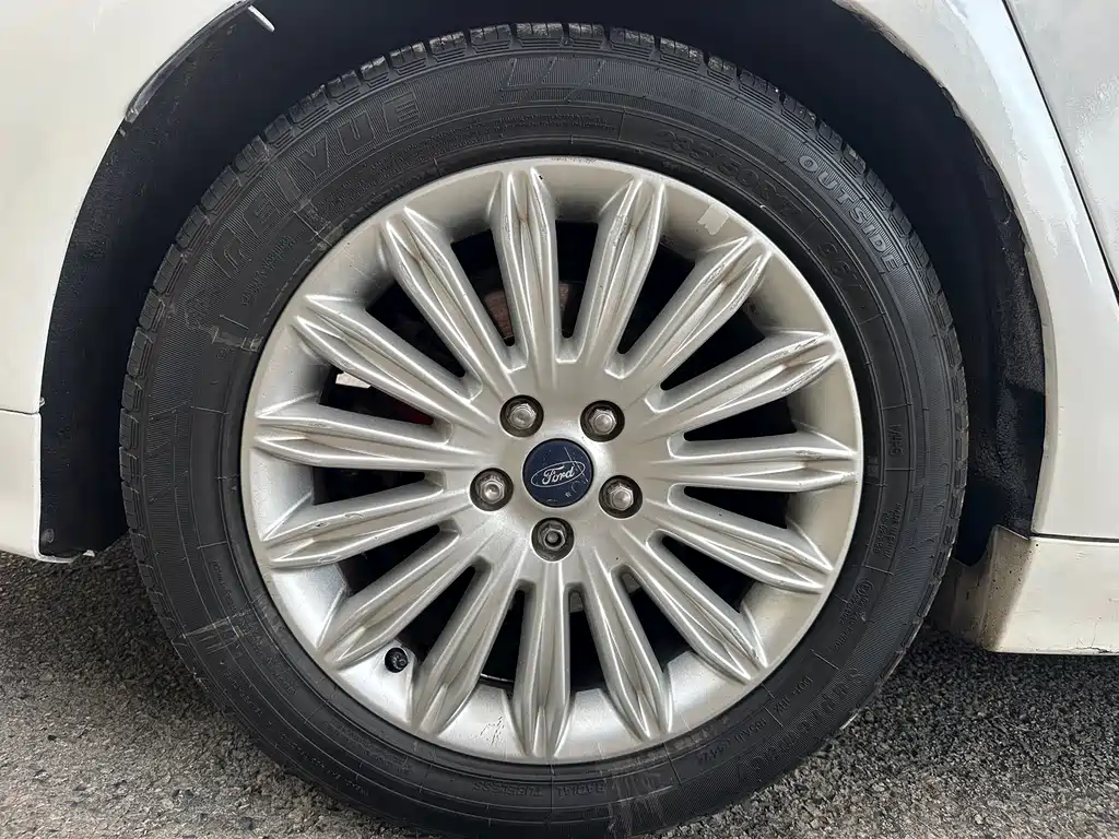Ford Mondeo — миниатюра 14