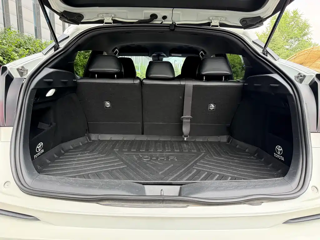Toyota C-HR — миниатюра 8