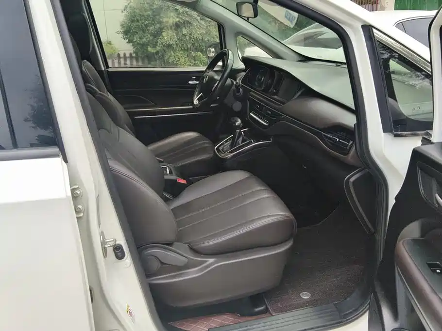 GAC M6 2019 270T AT Premium （ мест） V
