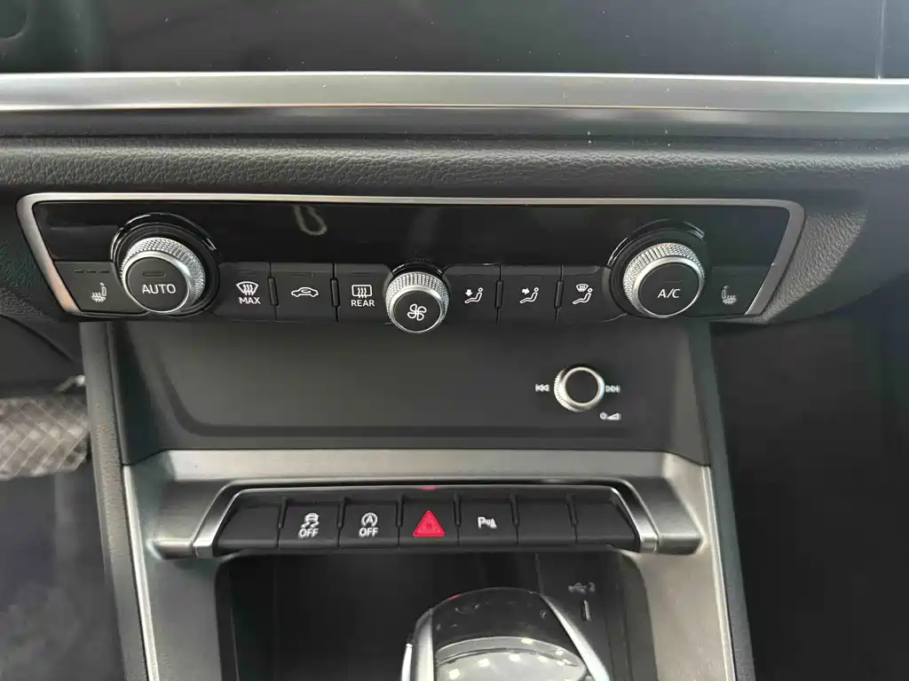 Audi Q3 — миниатюра 12