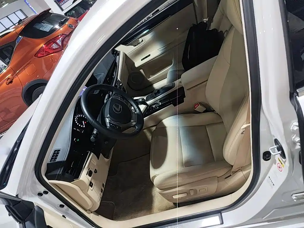 Lexus ES — миниатюра 15