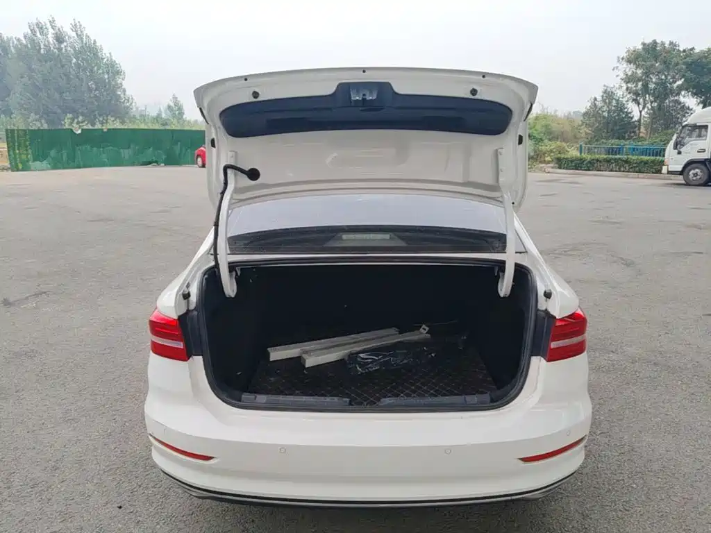 Volkswagen Lavida — миниатюра 19