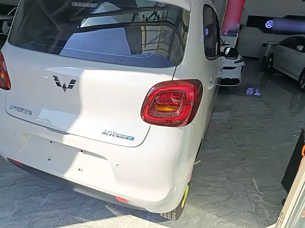 Wuling MINIEV — миниатюра 8