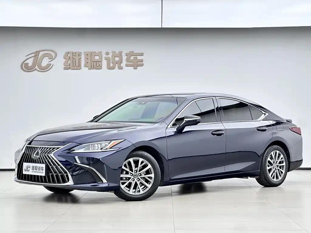 Lexus ES 2024