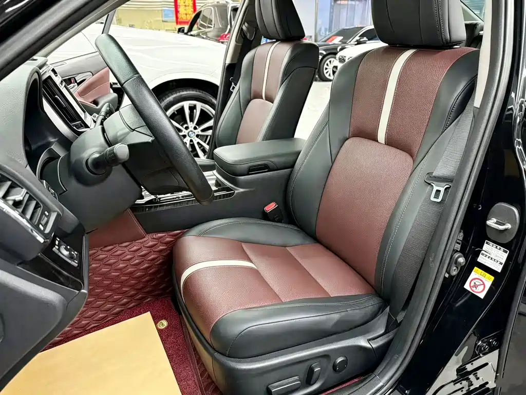 Toyota Crown — миниатюра 16