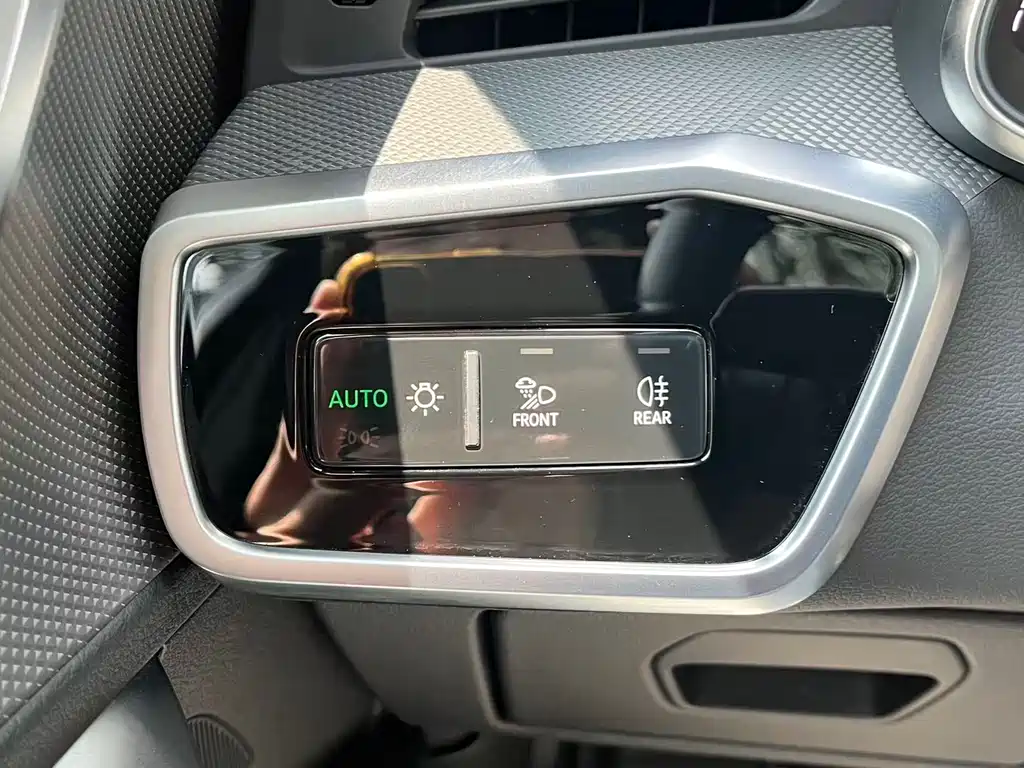 Audi A6L 2023 40 TFSI Luxury