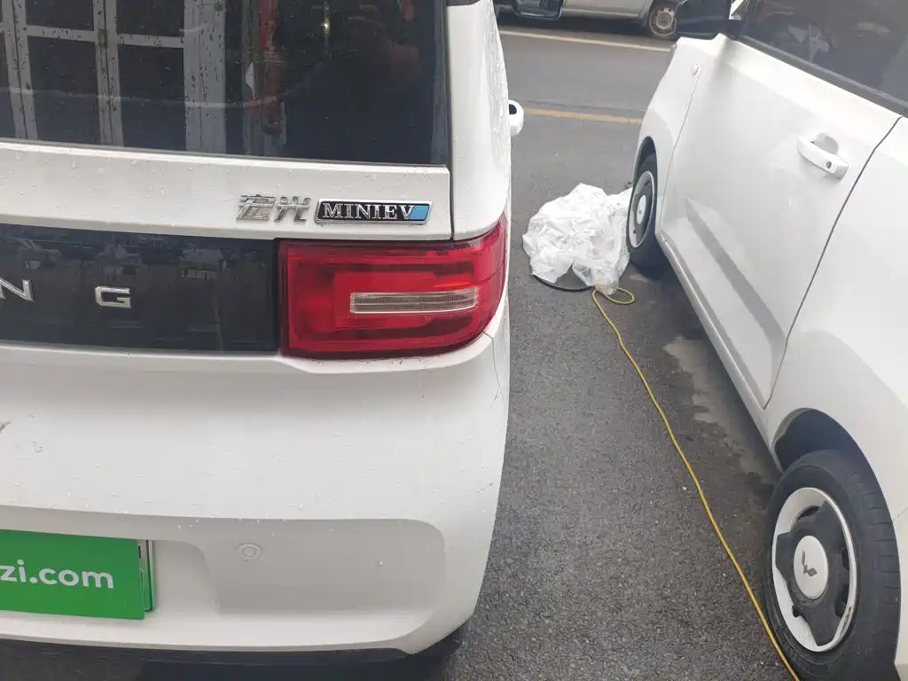 Wuling MINIEV — миниатюра 8