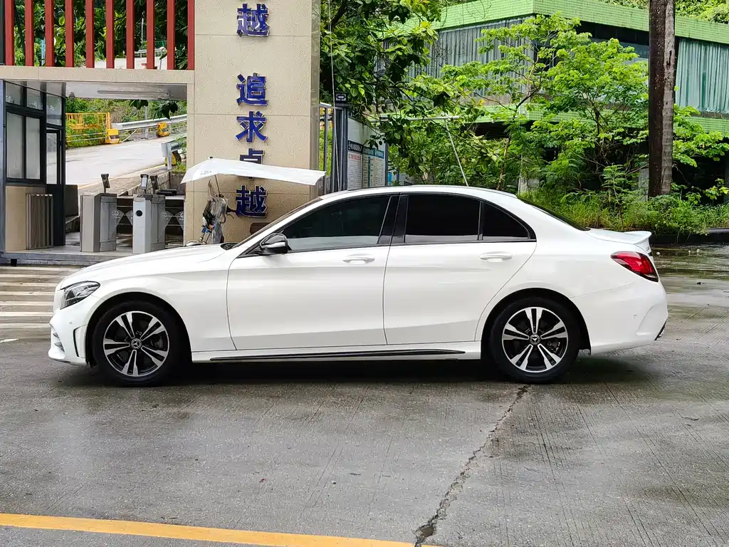 Mercedes-Benz C-Class — миниатюра 3