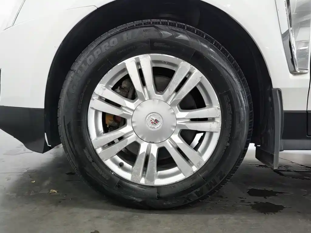 Cadillac SRX — миниатюра 17