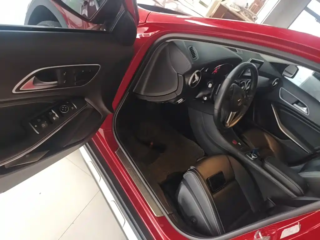 Mercedes-Benz GLA — миниатюра 16