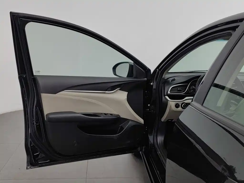 Buick Excelle — миниатюра 8