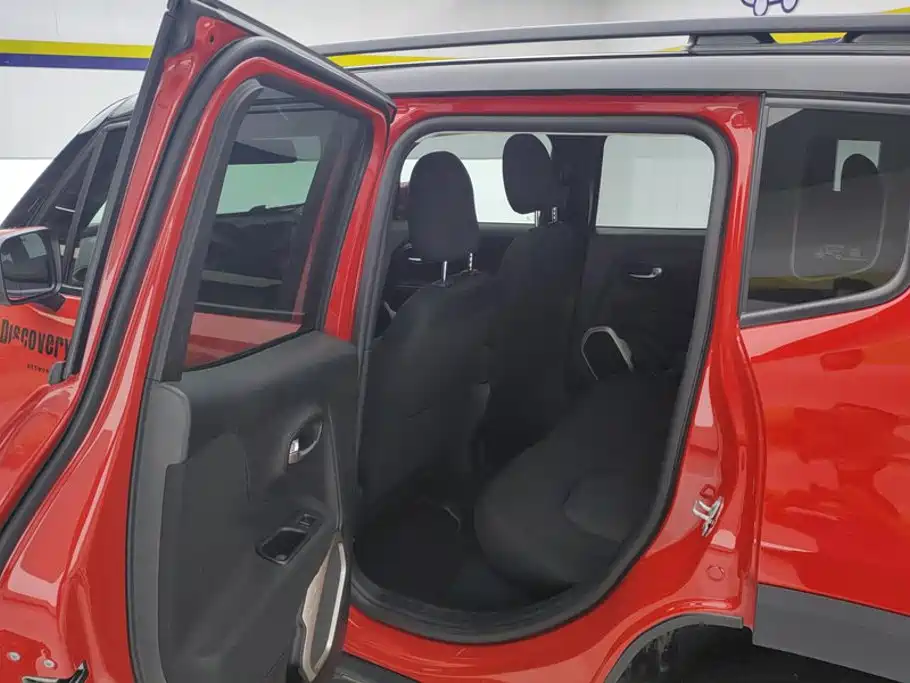 Jeep Renegade — миниатюра 11
