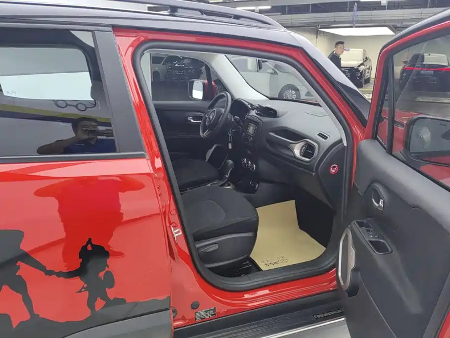 Jeep Renegade — миниатюра 8
