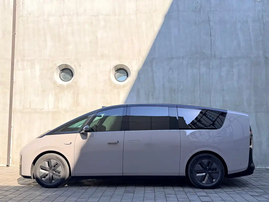 Li Auto Li MEGA — миниатюра 12