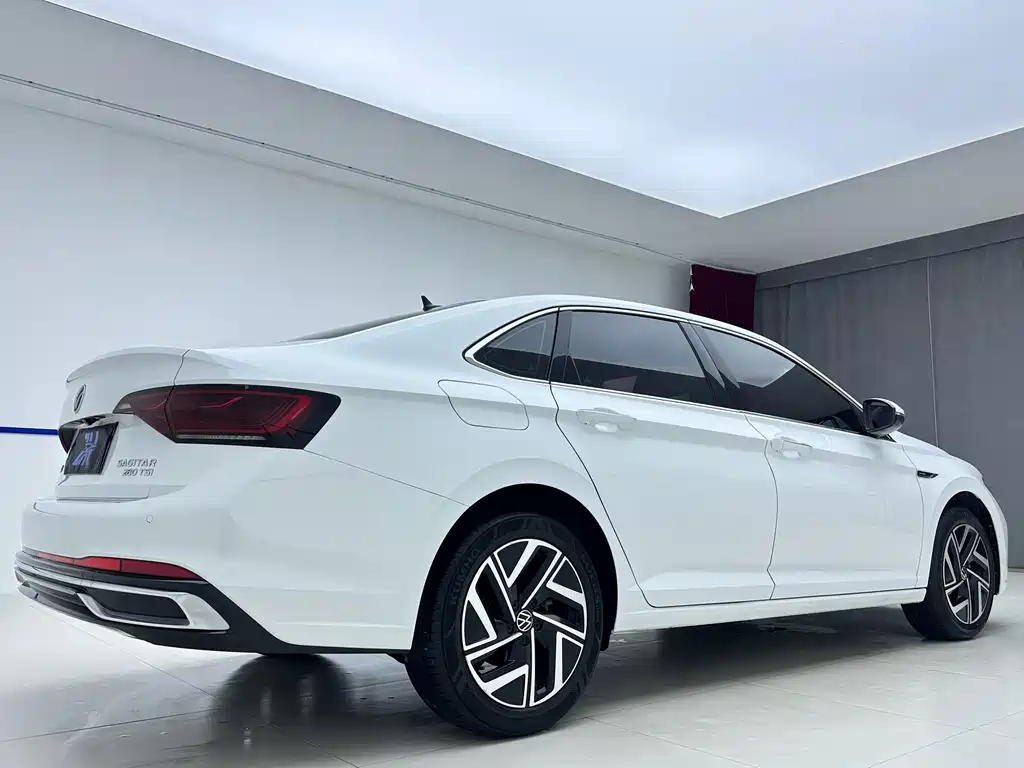 Volkswagen Sagitar — миниатюра 6