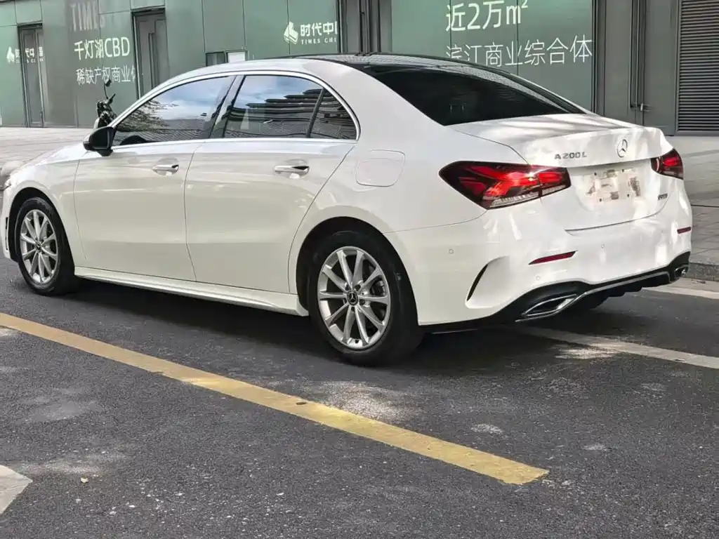 Mercedes-Benz A-Class — миниатюра 7